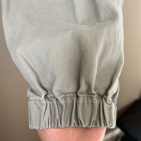 Aritzia TNA Utility Cargo Pants - Picture 7 of 9